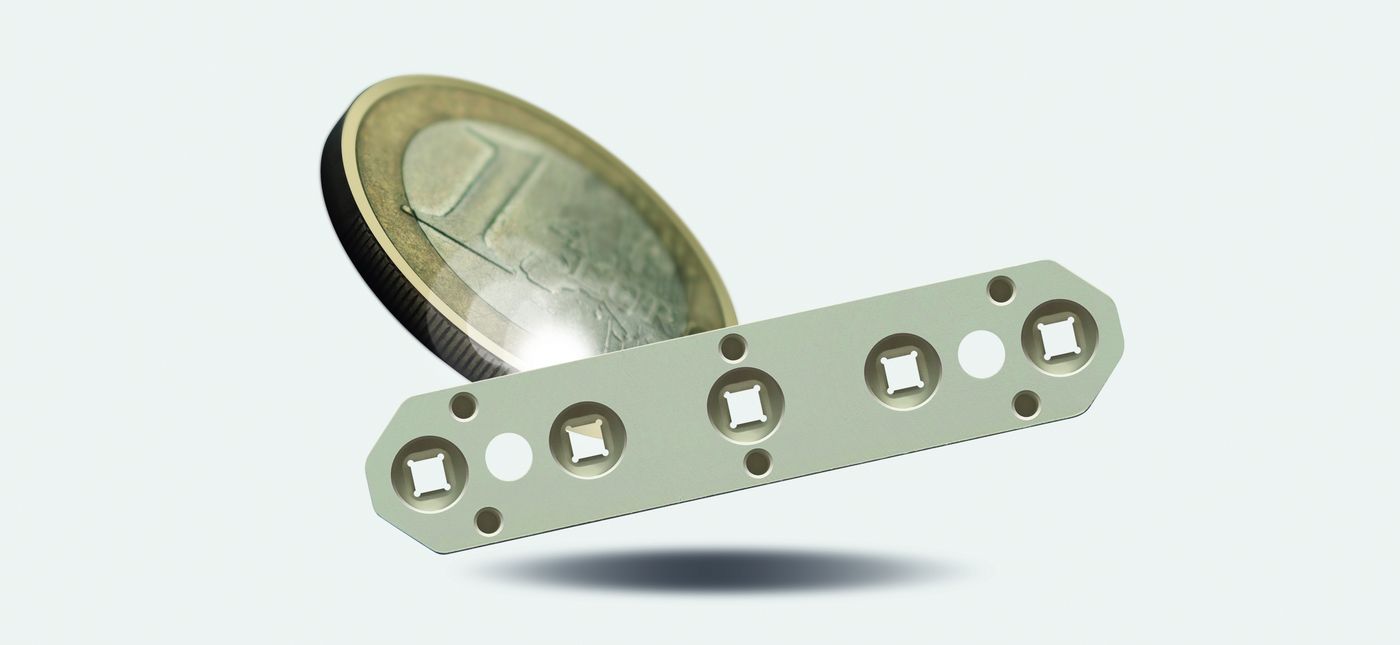 Precision micro-machined engineering-plastic part (7)